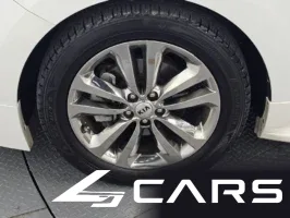 Kia Carnival 9-seater Prestige — фото 5 (exterior)