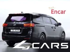 Kia Carnival 11-Seater Prestige — фото 2 (exterior)