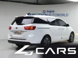 Kia Carnival 11-Seater Prestige — фото 7 (exterior)