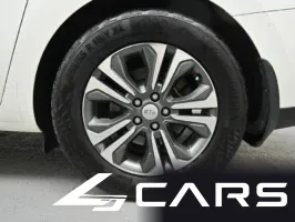 Kia Carnival 11-Seater Prestige — фото 10 (exterior)