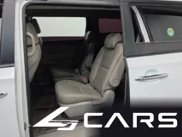Kia Carnival 9-Seater Luxury — фото 11 (exterior)