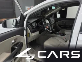 Kia Carnival 9-Seater Luxury — фото 10 (exterior)