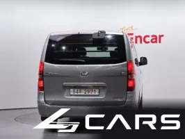 Hyundai Grand Starex 5-Seater VAN — фото 4 (exterior)
