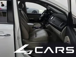 Kia Carnival 9-Seater Noblesse — фото 11 (exterior)