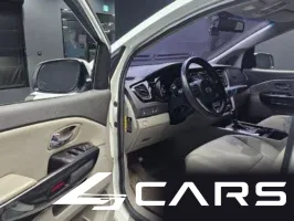 Kia Carnival 9-seater Prestige — фото 10 (exterior)