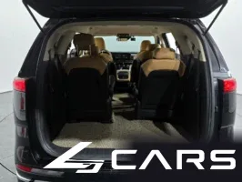 Kia Carnival Diesel 9-Seater Prestige — фото 20 (exterior)