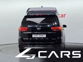 Kia Carnival 7-Seater Hi-Limousine — фото 4 (exterior)
