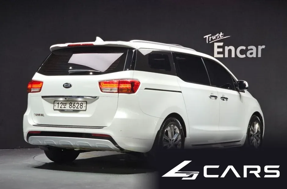 Kia Carnival 9-Seater Noblesse Special — основное фото