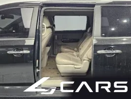 Kia Carnival 9-seater Prestige — фото 11 (exterior)