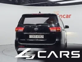 Kia Carnival 9-seater Prestige — фото 4 (exterior)