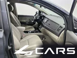 Kia Carnival 9-seater Luxury — фото 11 (exterior)