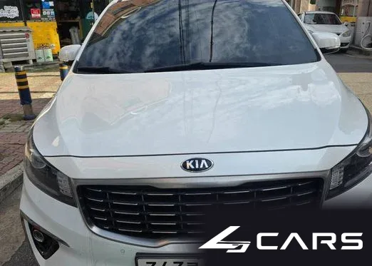 Kia Carnival 9-Seater Prstige 2018 года